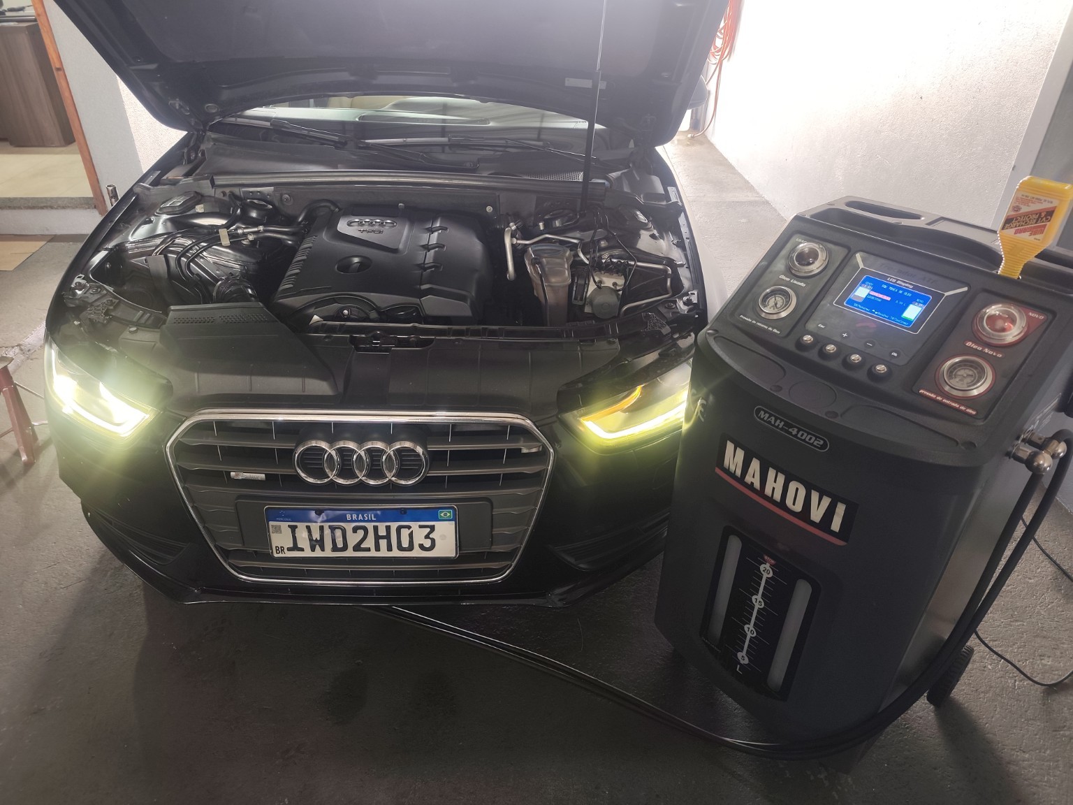 Serviço de câmbio automático por diálise em veículo importado
